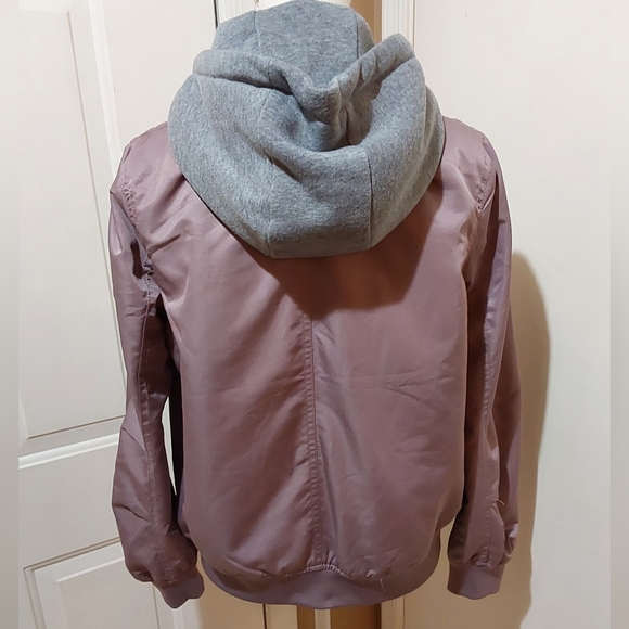 🌺 NEW Forever 21 Bomber Jacket/Hoodie w/Tech Pocket - Picture 6 of 12